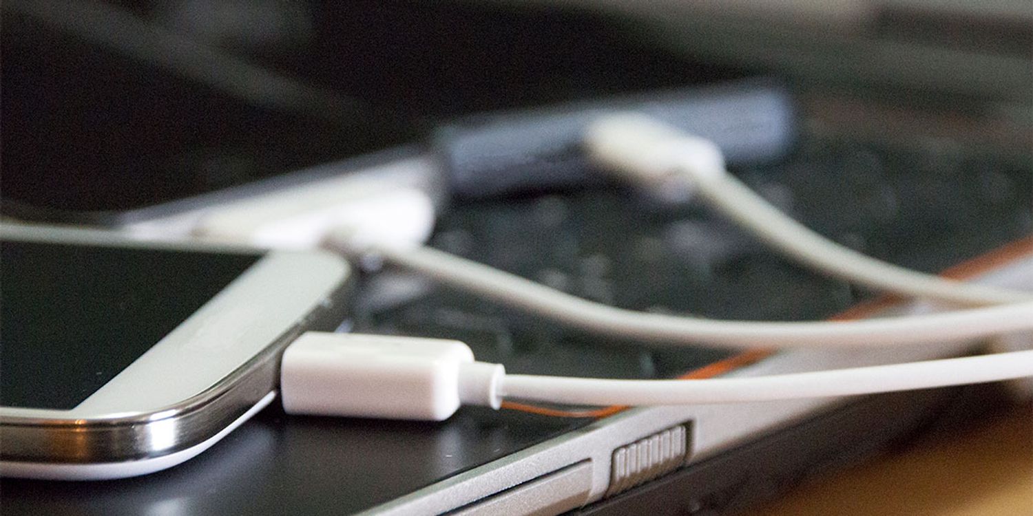How to buy a fast charger for an iPhone or Android phone