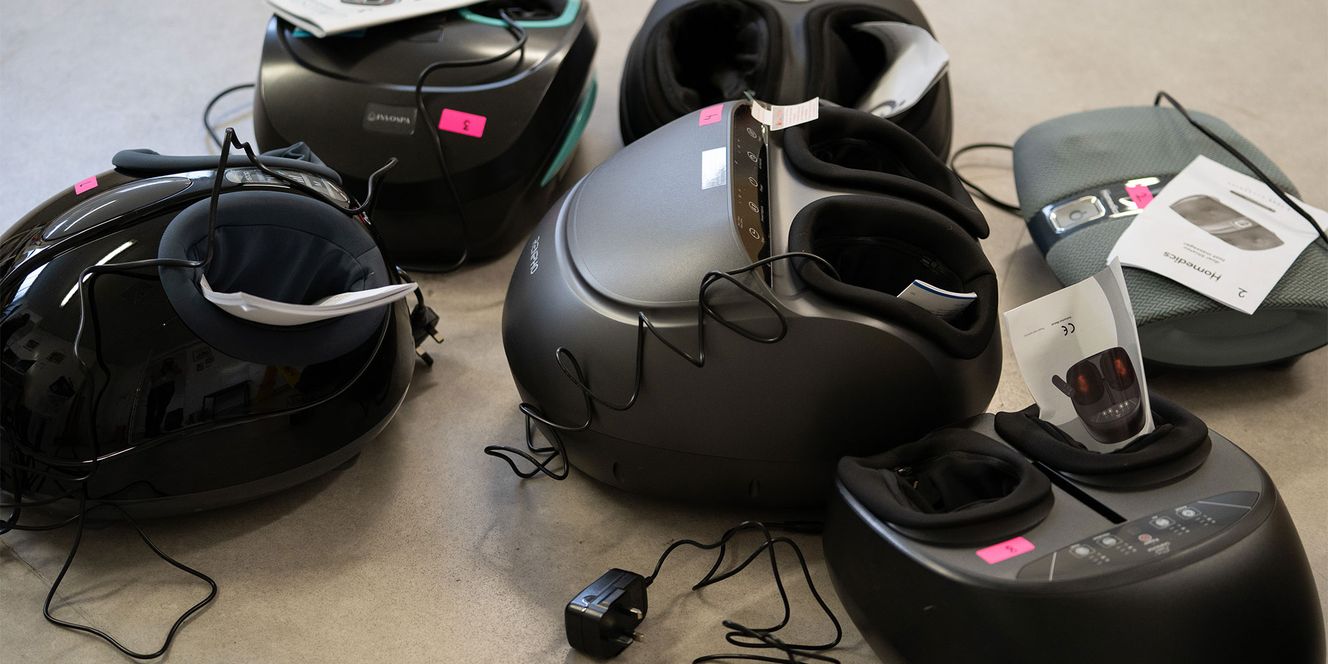 We weigh, measure the cable length and take the dimensions of each foot massager we test