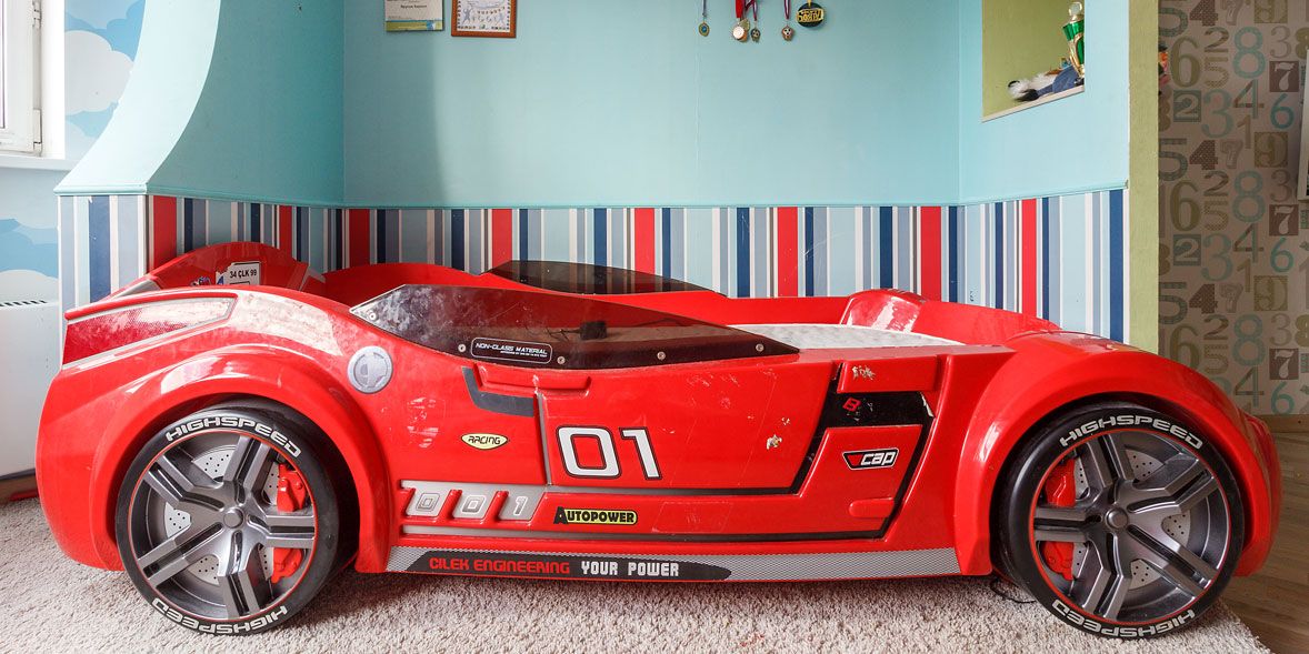 Novetly race car bed