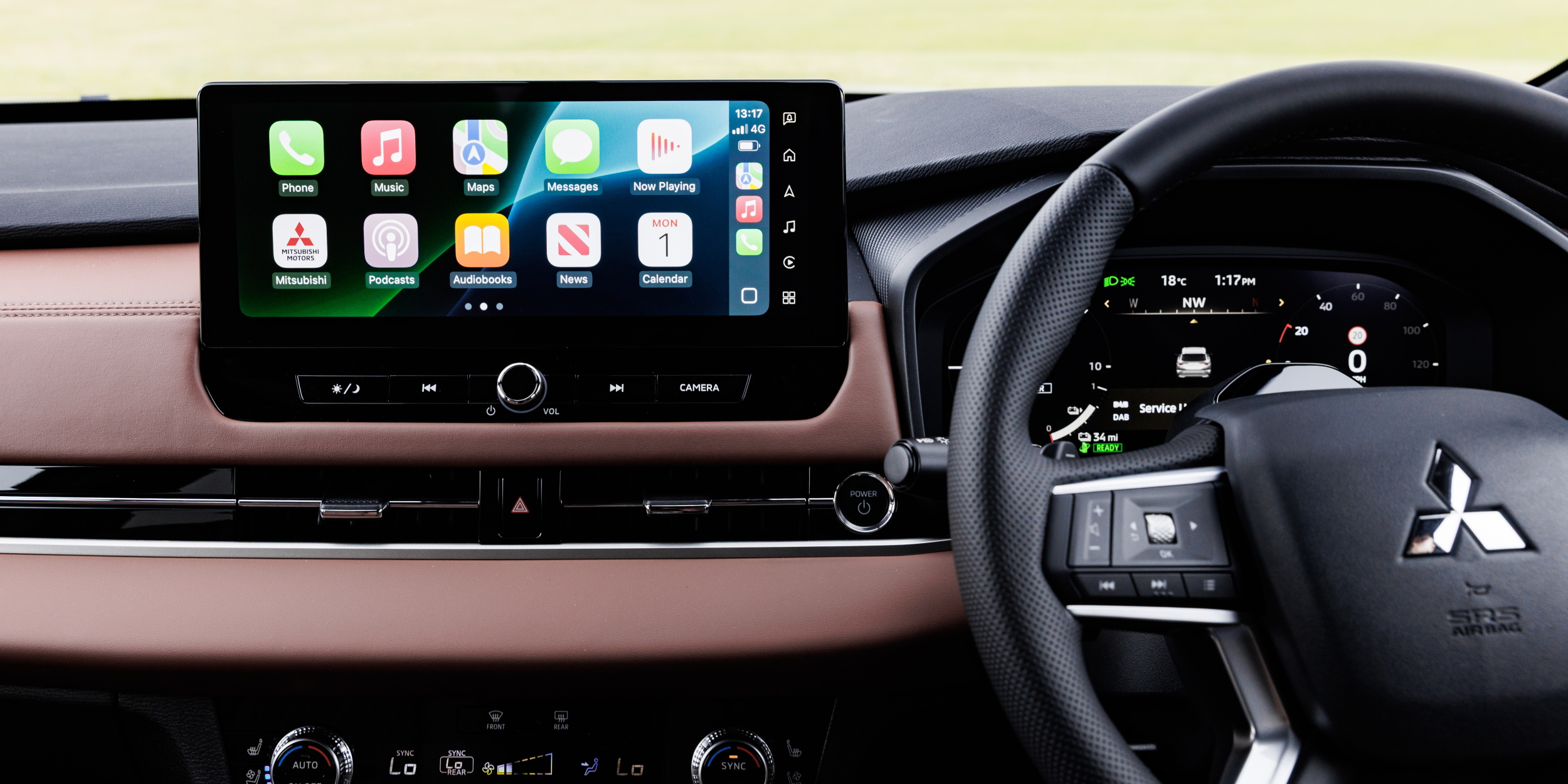 Mitsubishi Outlander touchscreen display