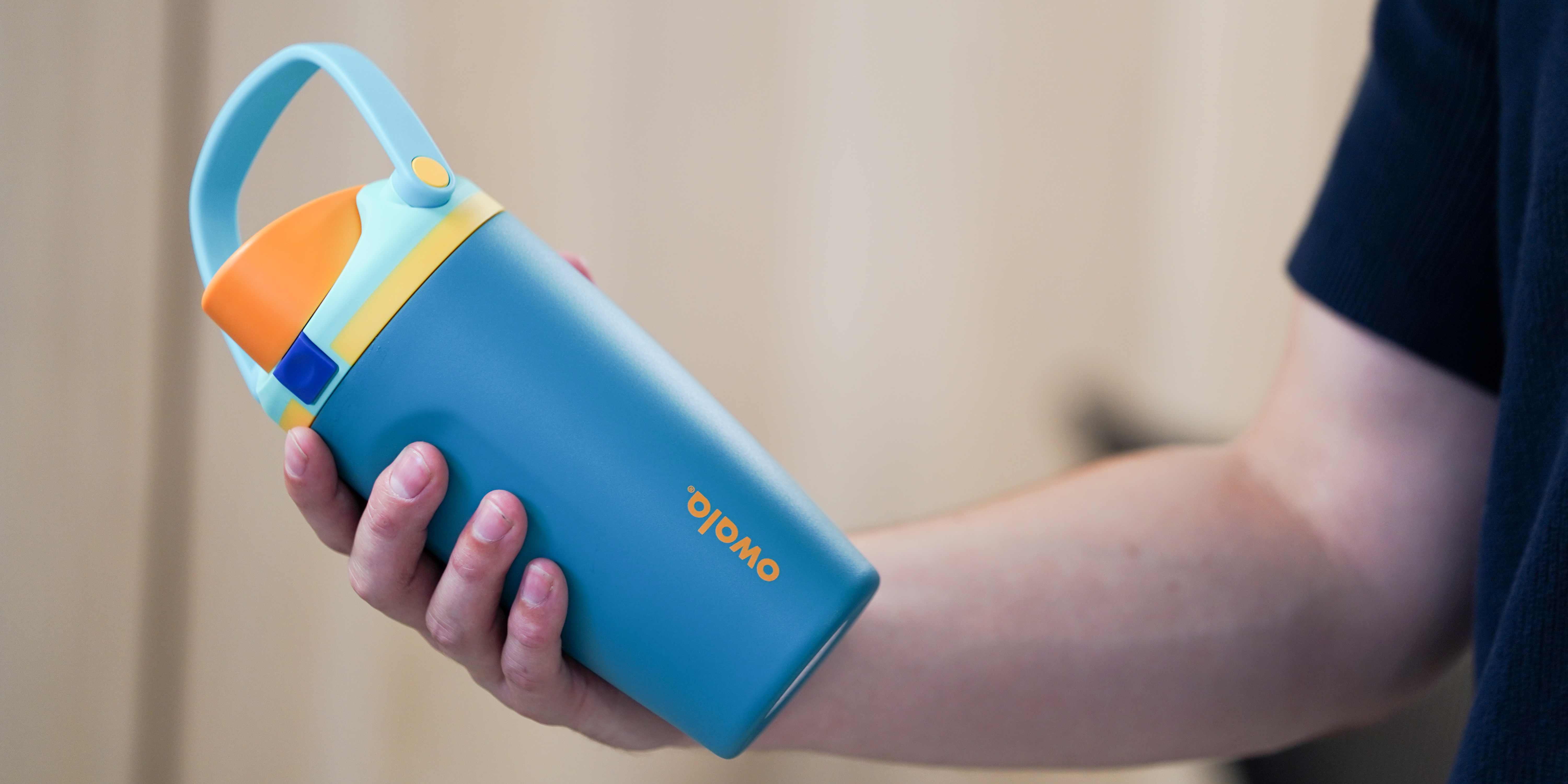first impressions of the Owala water bottle in our testers hands