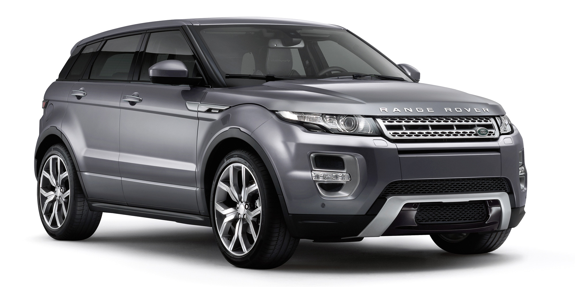 a silver Range Rover Evoque