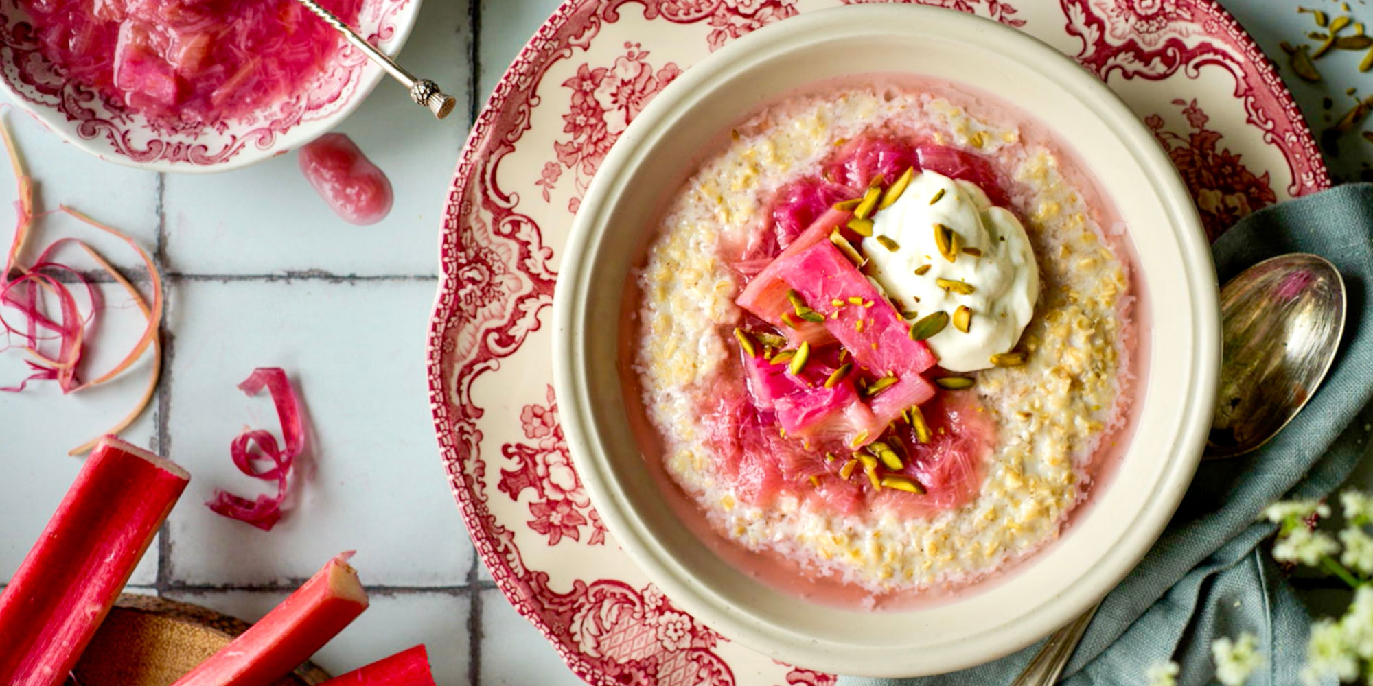 porridge with stewed fruit 