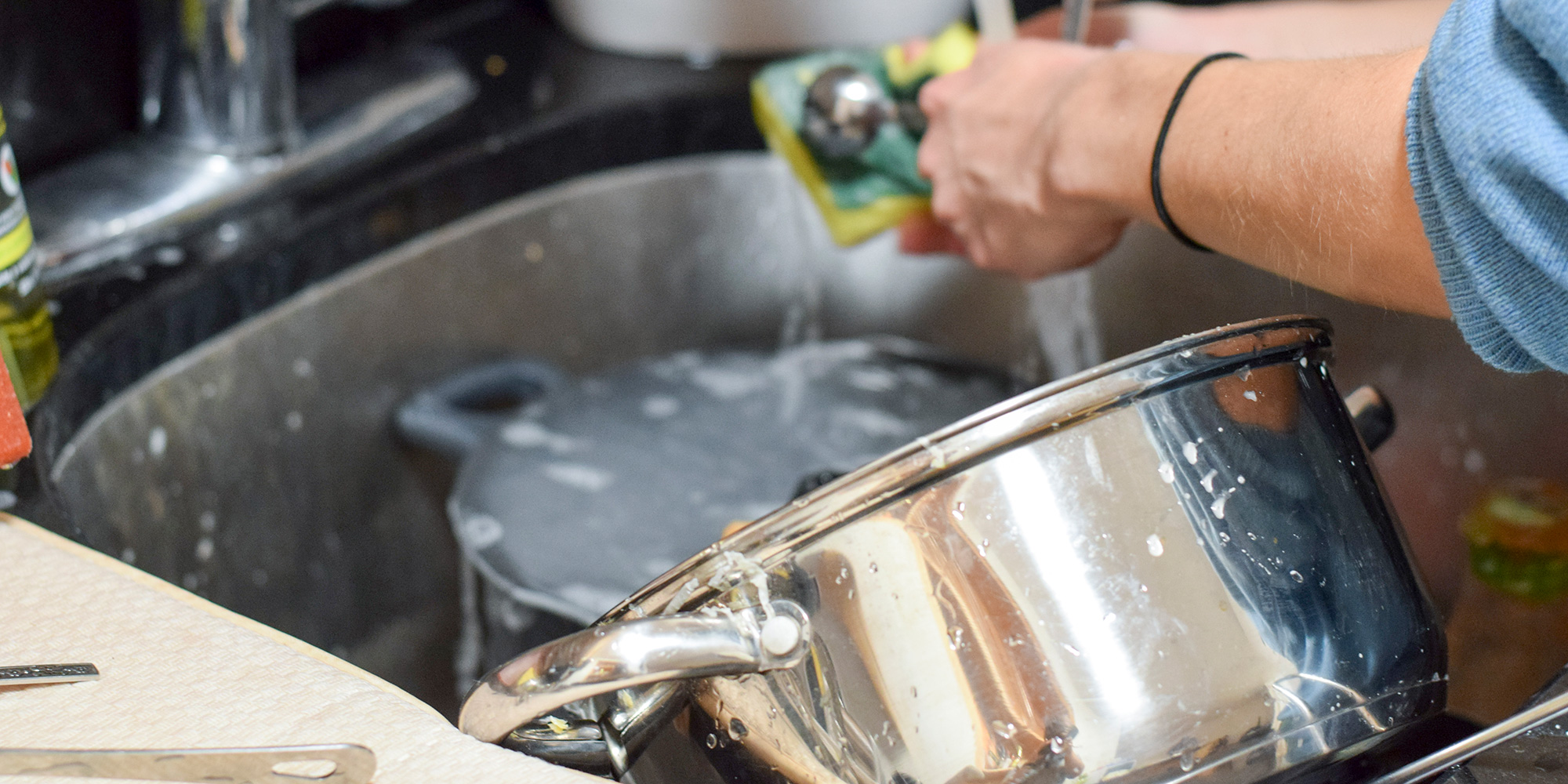 Washing stainless steel cookware