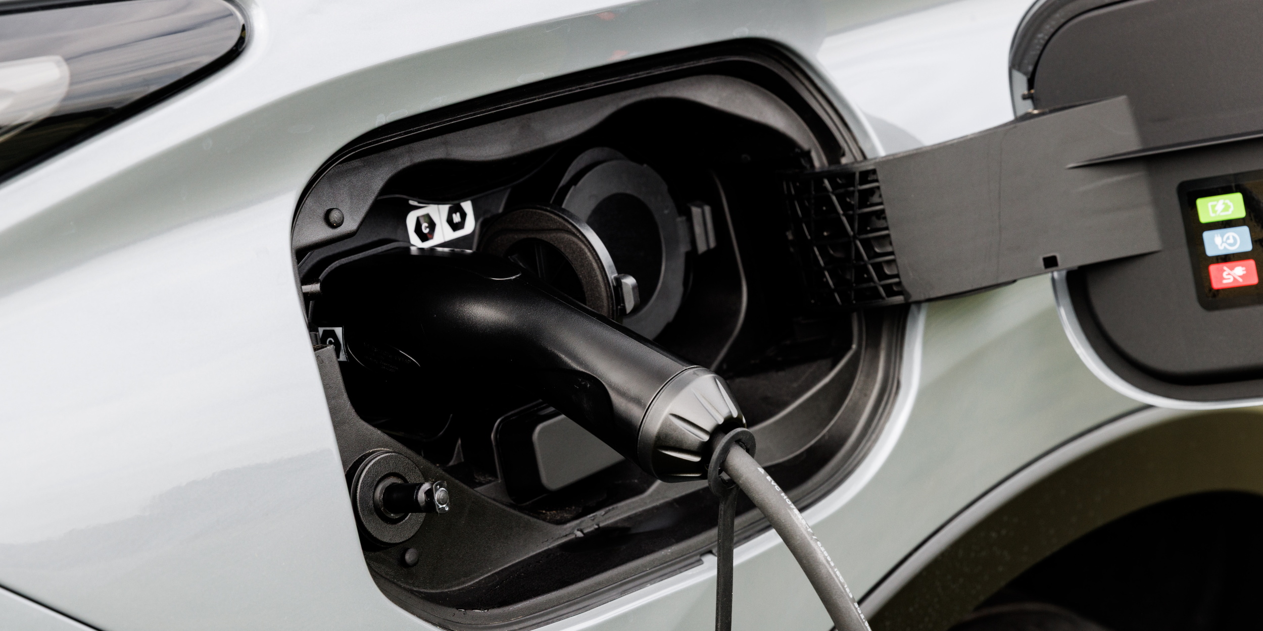 Mitsubishi Outlander charging ports