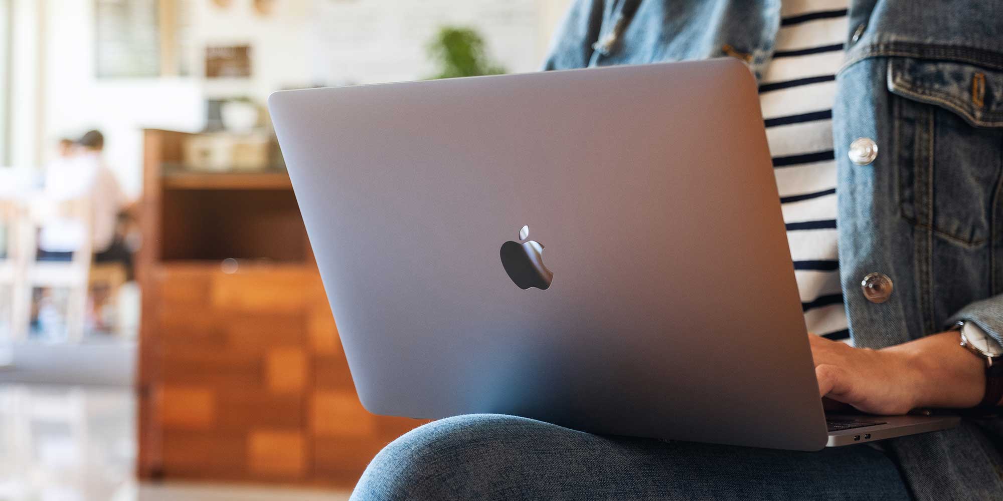 Apple MacBook