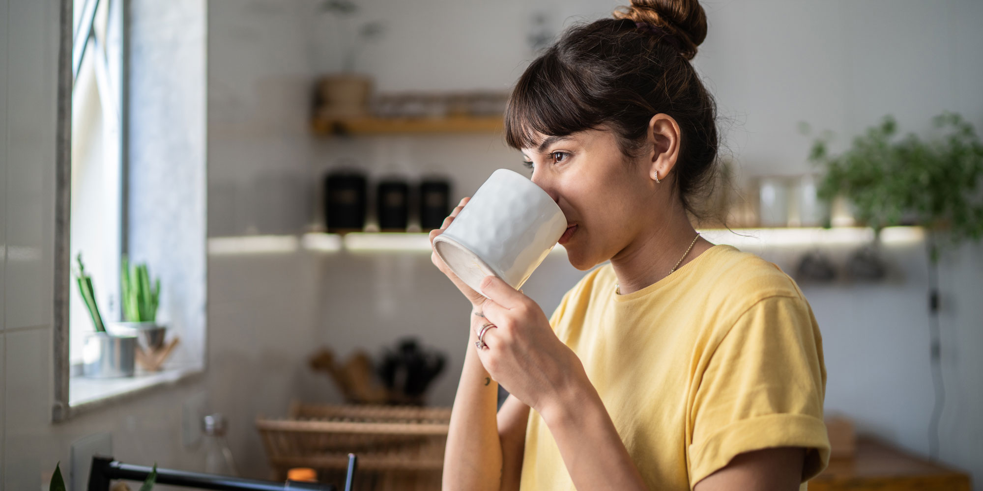 Woman drinking coffee 