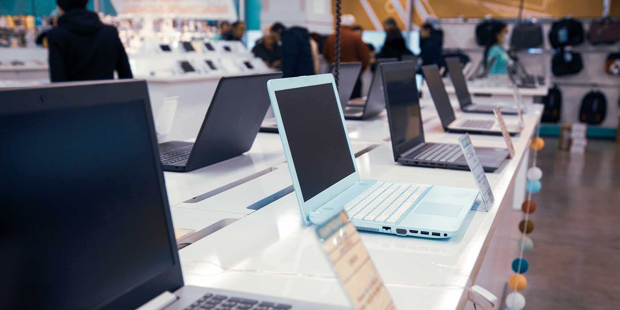 Refurbished laptops second-hand retailer buying