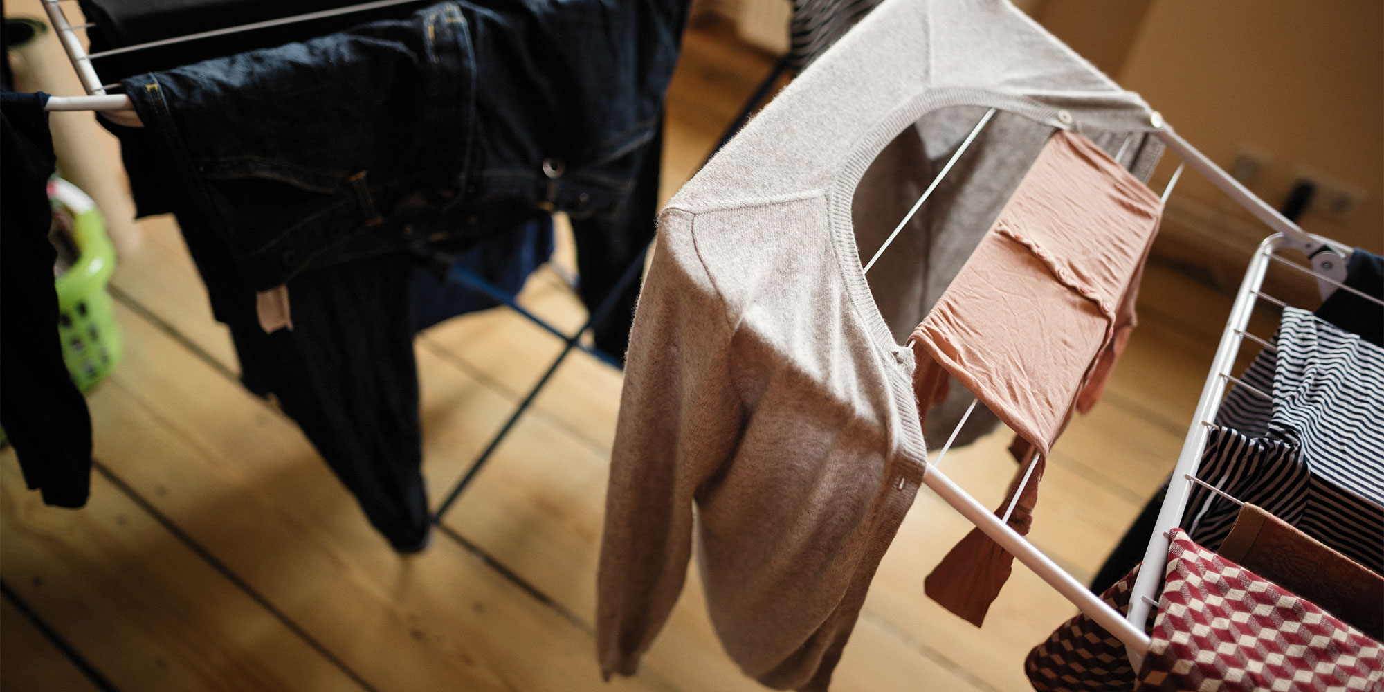 Clothes hanging on airers