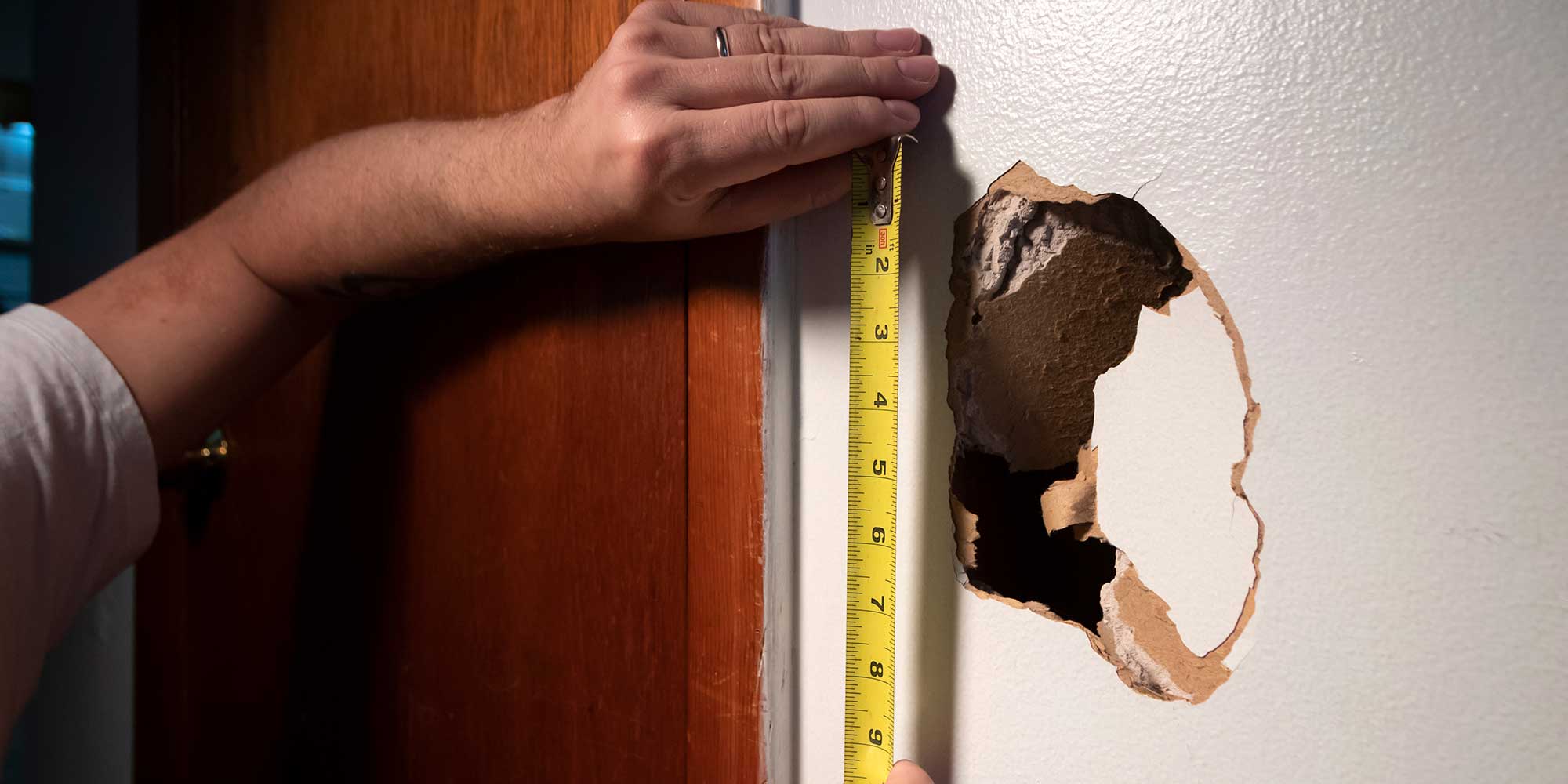 Measuring a hole in a wall