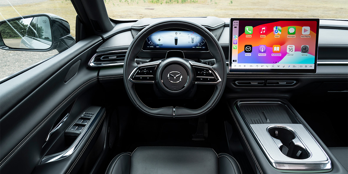 The driver's position of the Mazda 6e