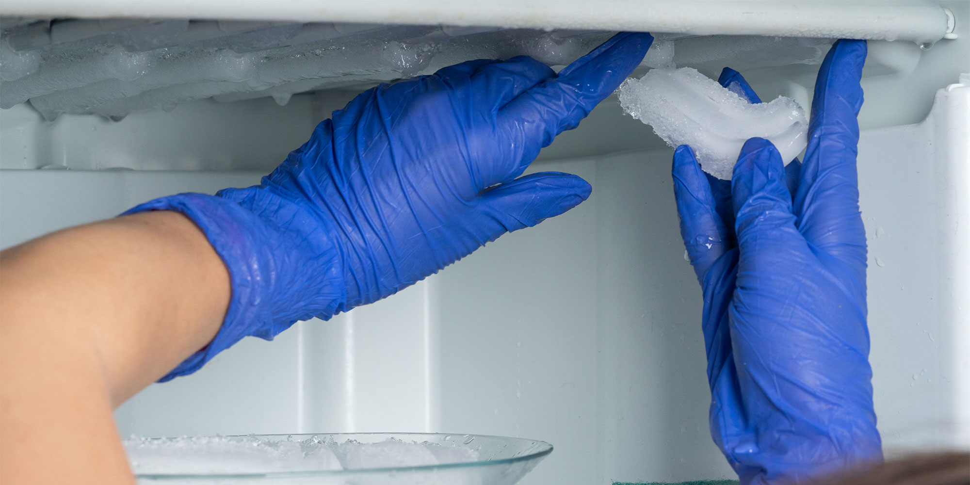 Defrosting a freezer