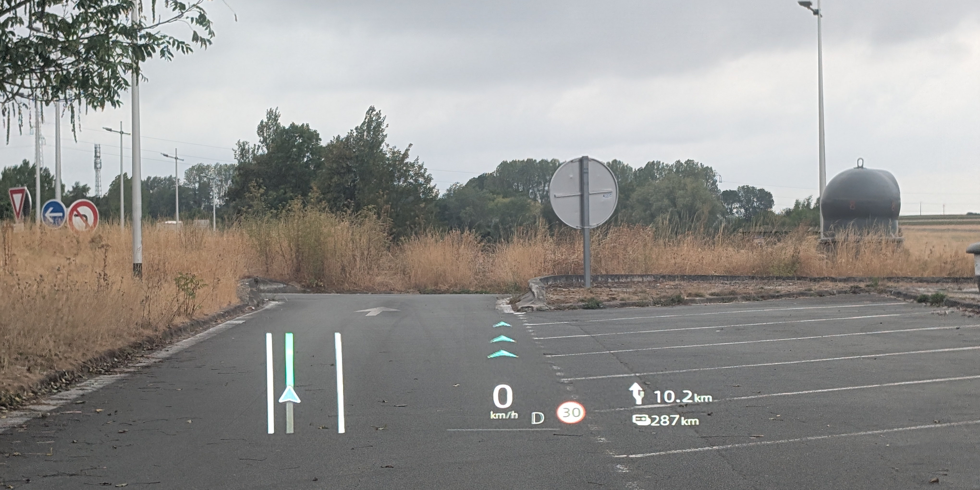 Changan Deepal S05 electric car head up display in a car park