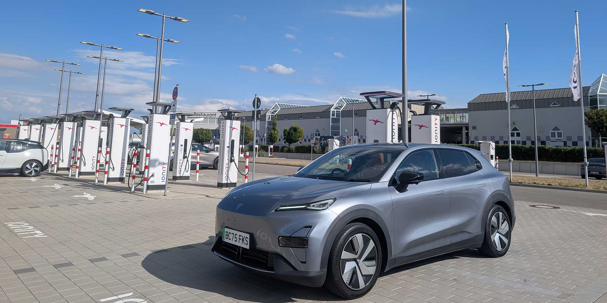 Changan Deepal S05 electric car charging at public charging station