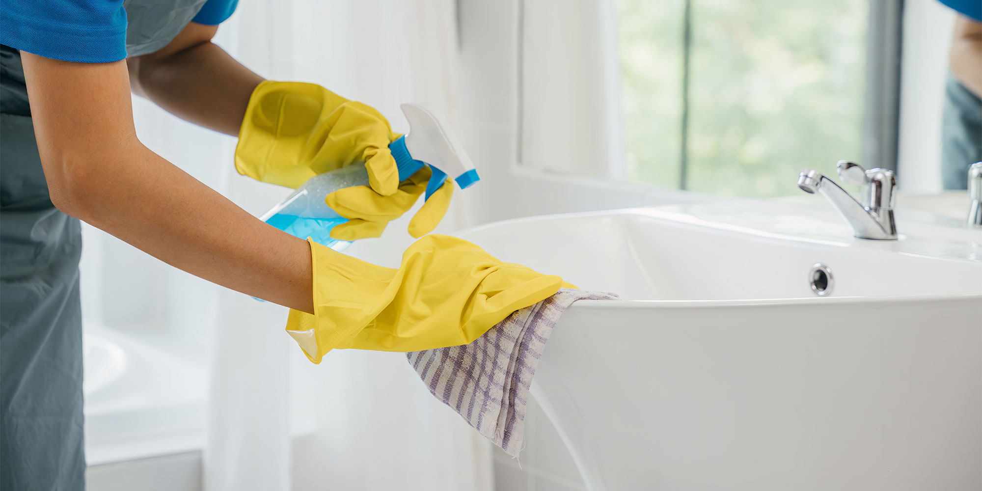 Bathroom cleaning spray