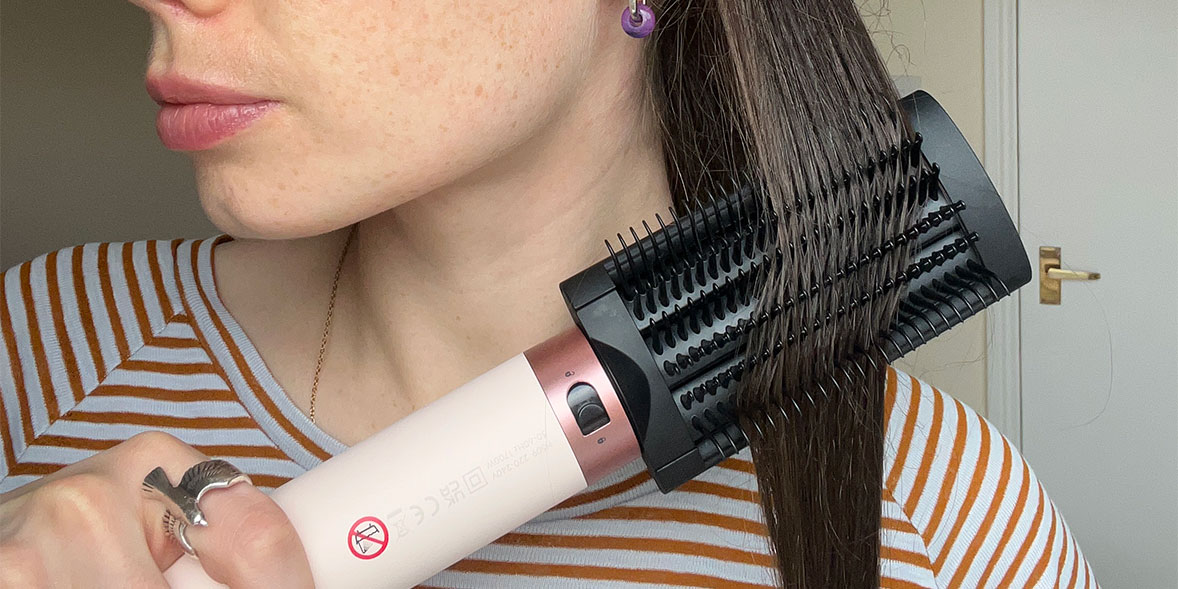 Using the Anti-snag loop brush 2x with the Dyson Co-anda 2x