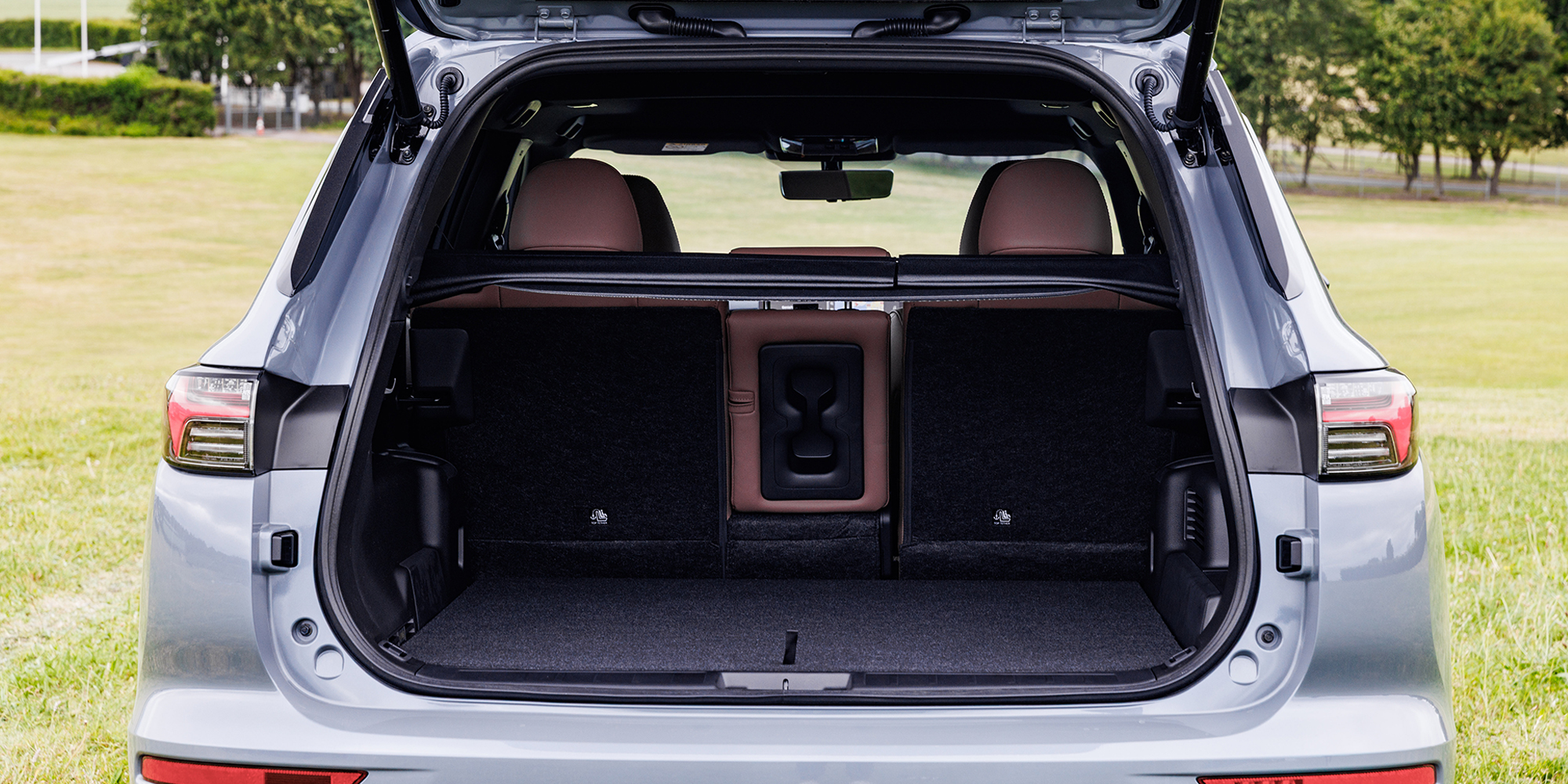 Mitsubishi Outlander with boot open