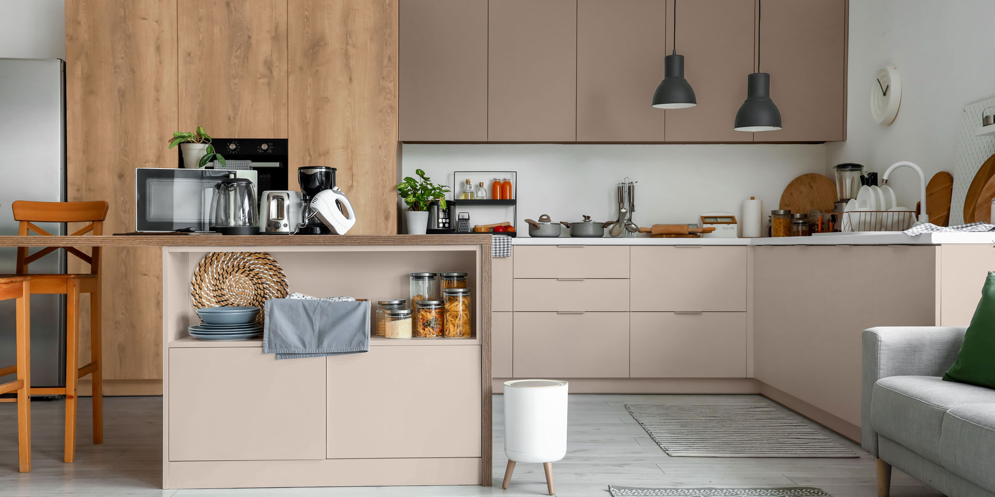 Warm neutral kitchen