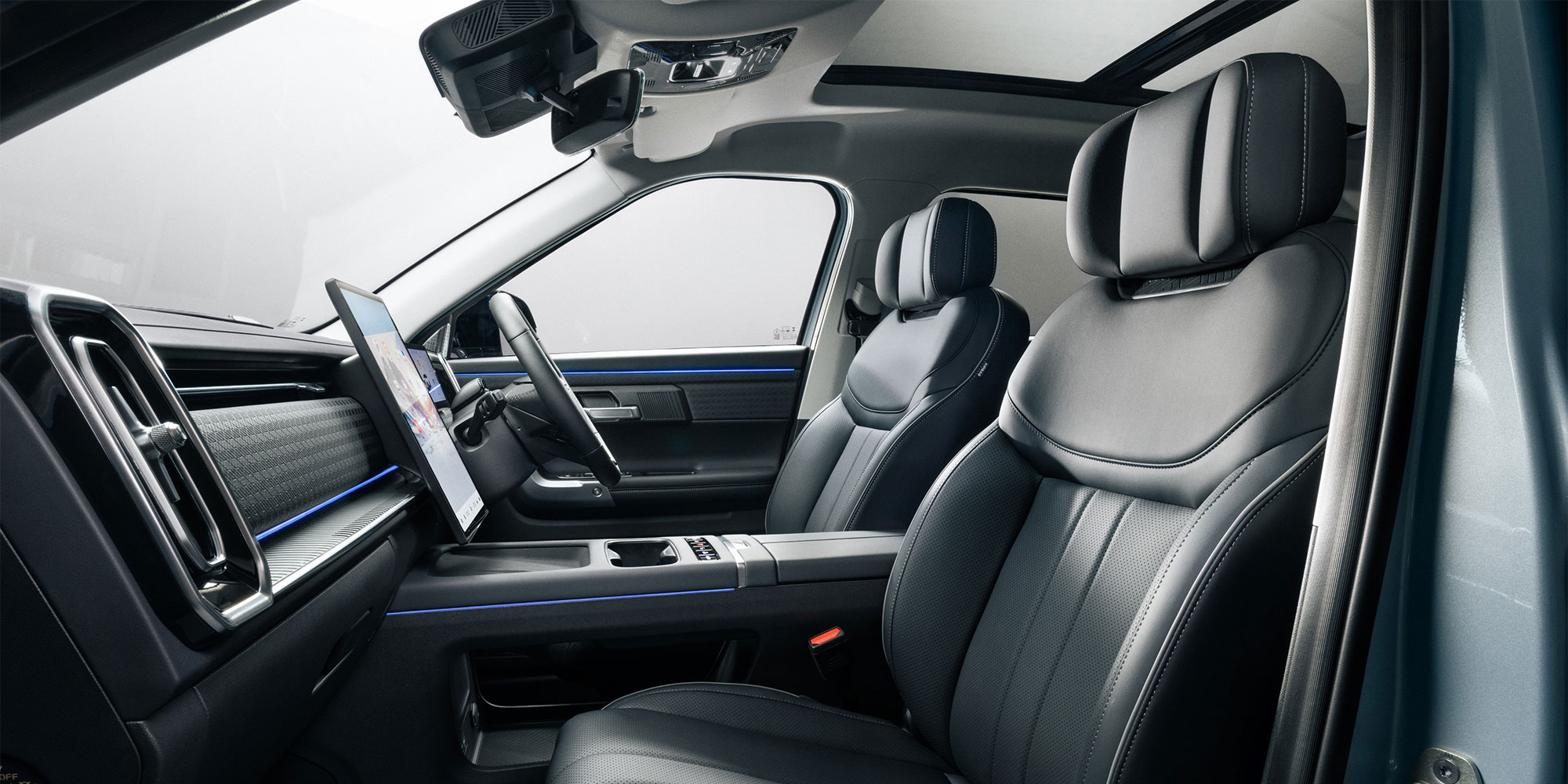 The front seats of the Jaecoo 7