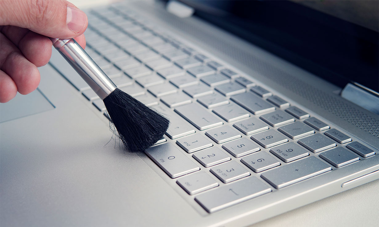 Cleaning a computer keyboard