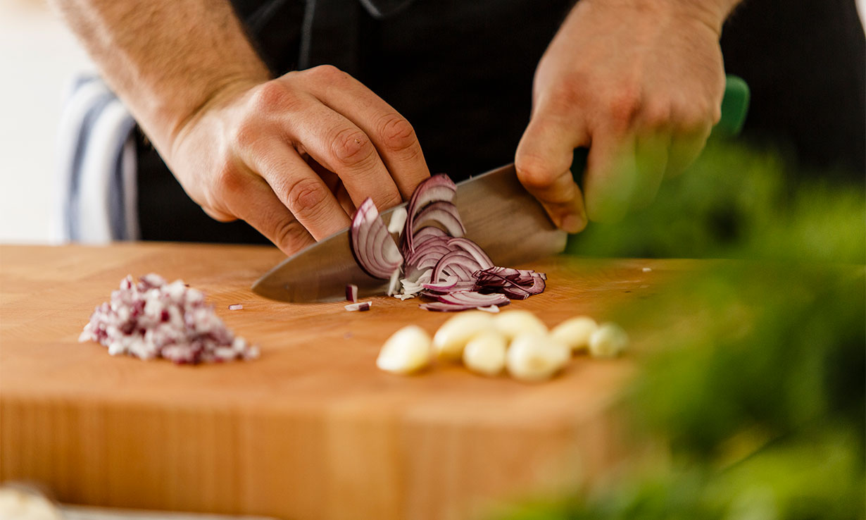 How much do you need to spend to get good kitchen knives? Which? News