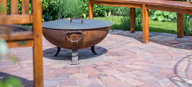 Cast iron fire pit