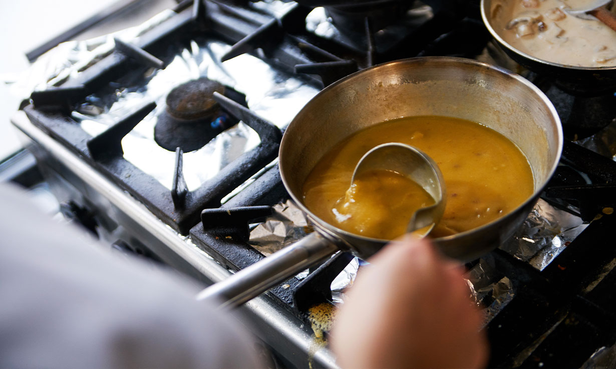 Making homemade gravy